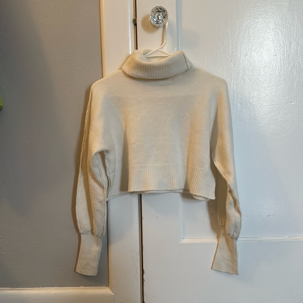 White Cropped Turtleneck